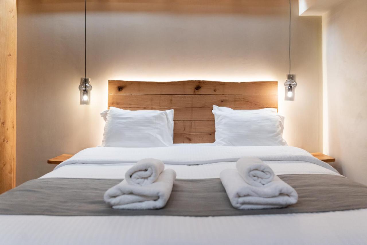Theros By Agora Luxury In The Heart Of Heraklion (Crete)