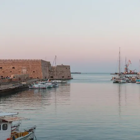 Theros By Agora Luxury Apartments In The Heart Of Heraklion Exterior photo