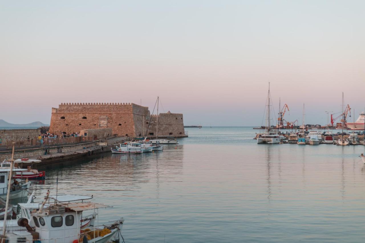 Theros By Agora Luxury In The Heart Of